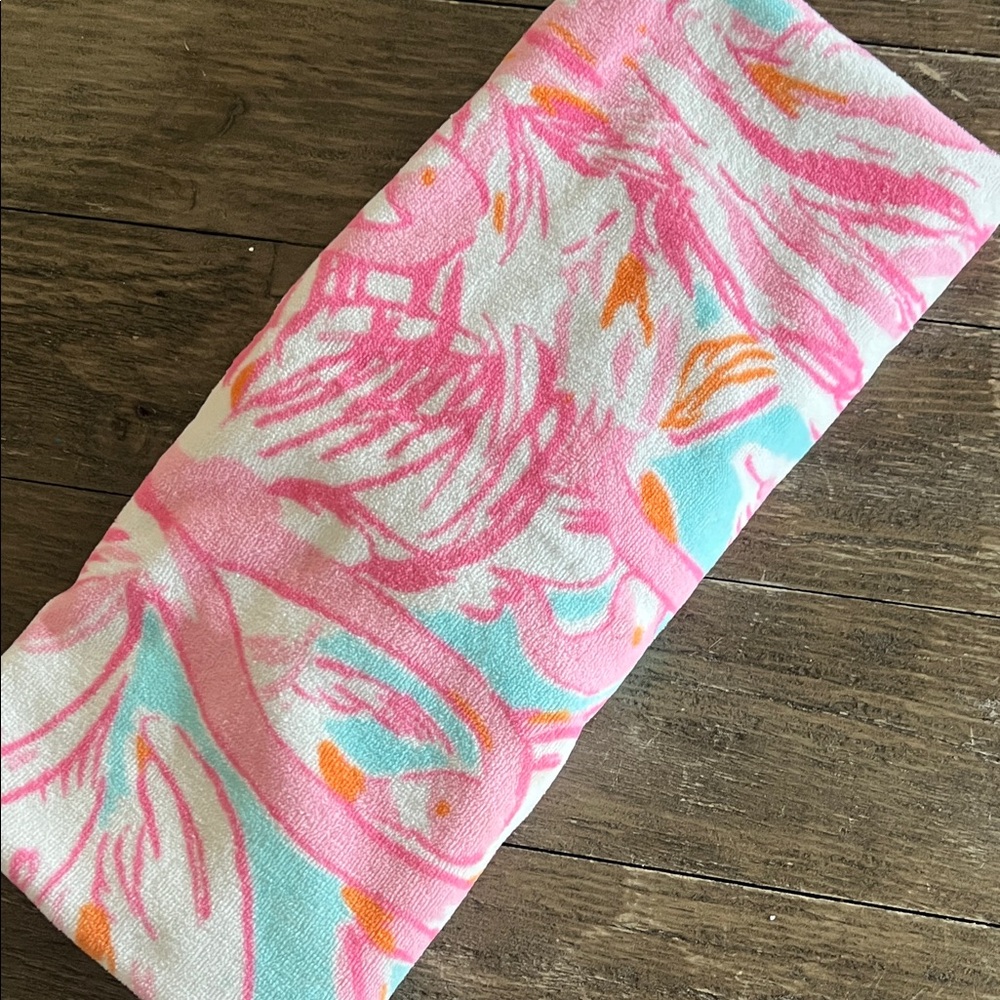 Pottery Barn Kids Pink Lilly Pulitzer Logo Hooded Towel Label - Picture 5 of 5